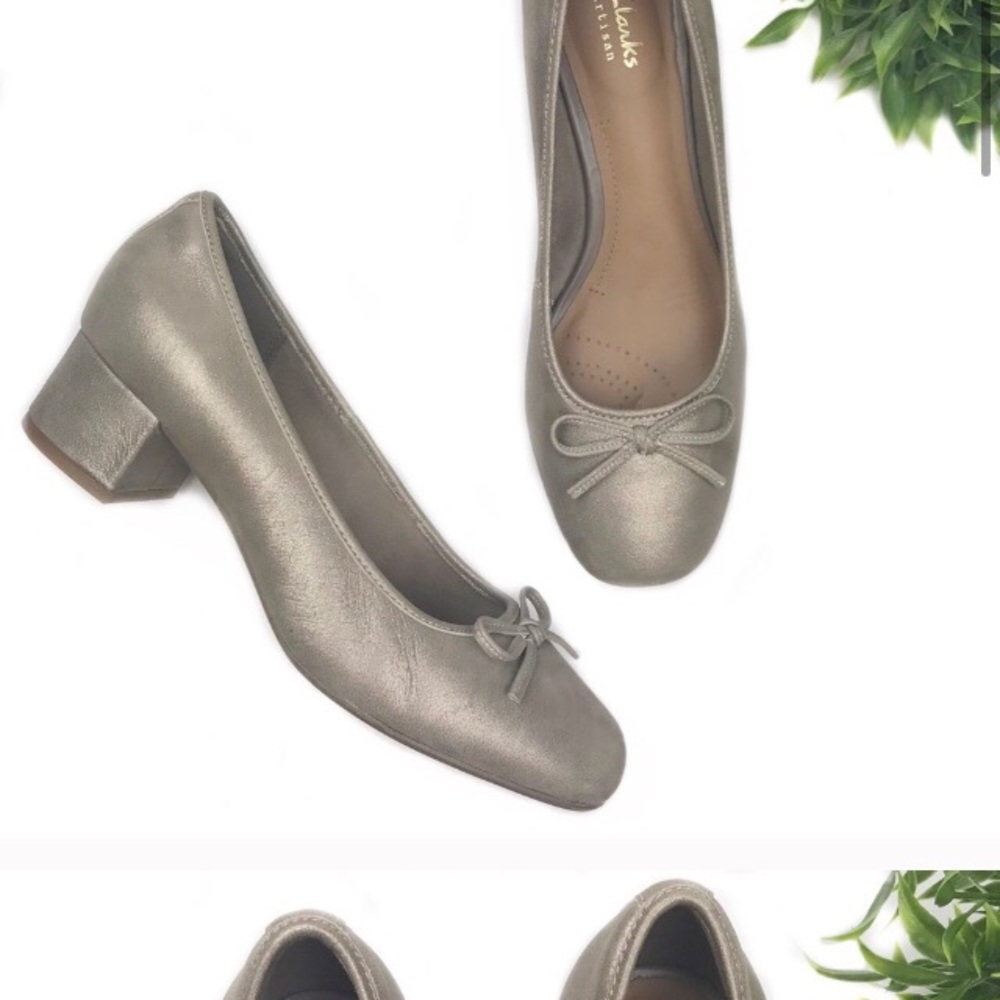 Clark’s Metallic Champagne Bow Pumps